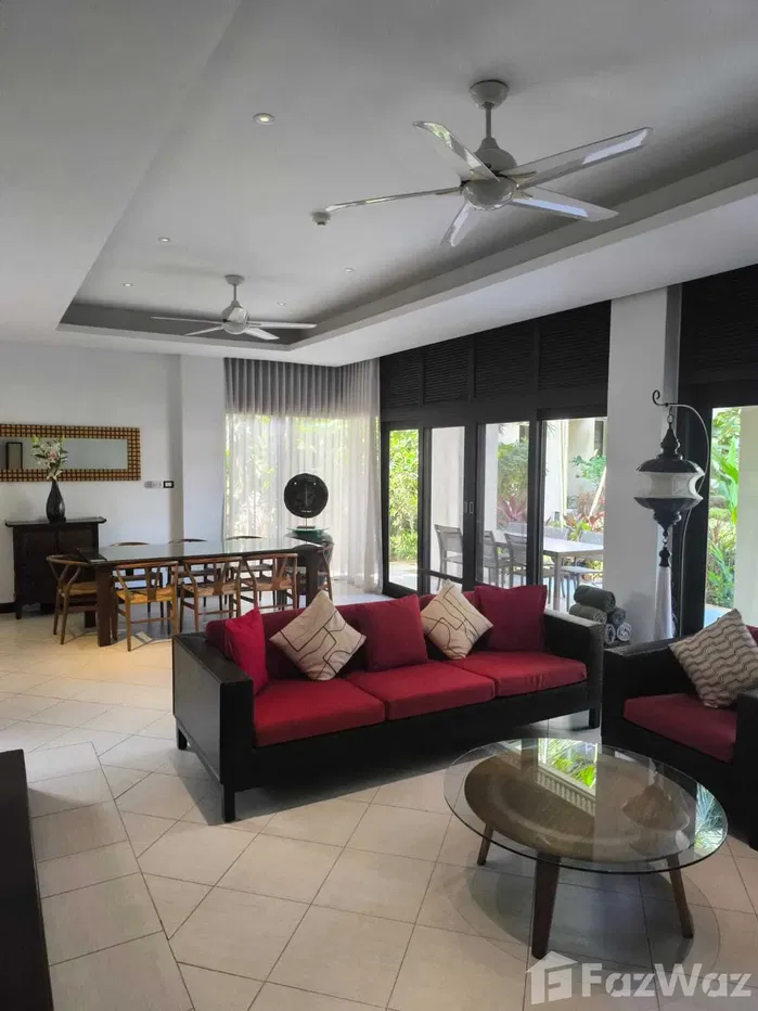 picture Large 3 Bedroom apartment with Beach access - 2/36