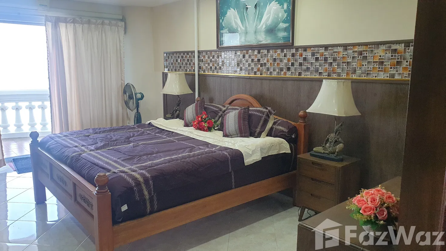 picture Spacious beachfront condo for sale - 9/12