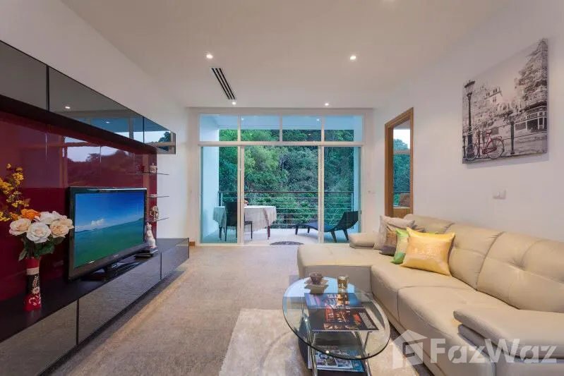 Spacious 2 bed Freehold condo with Semi Private Garden 5363341 - image 4