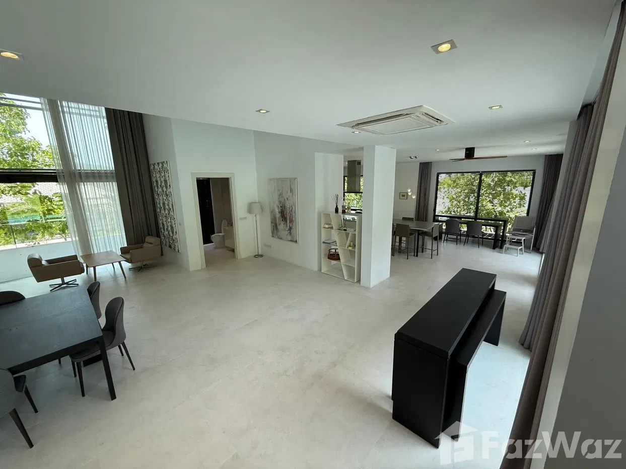 picture Exceptional 4-Storey Villa at Black Mountain Golf Resort - 29/83