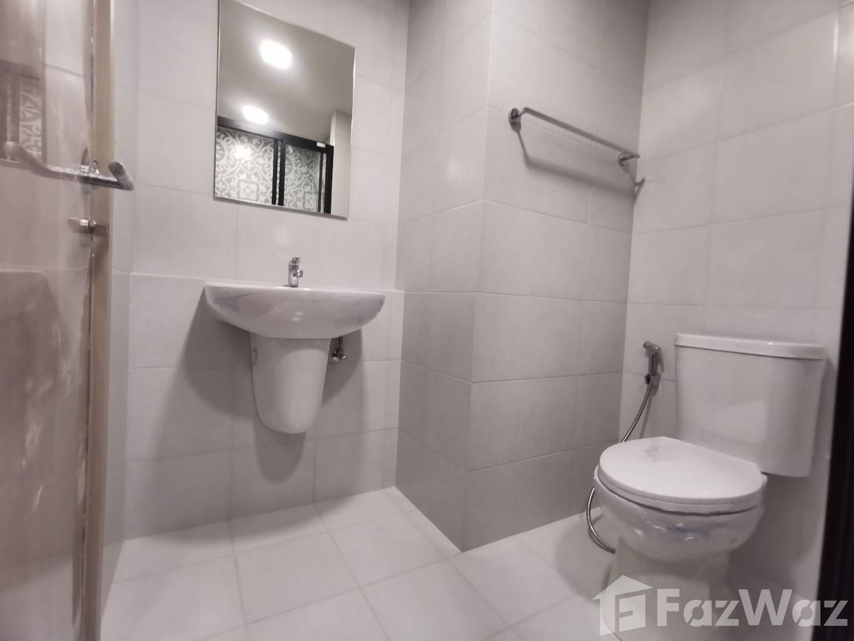 picture Pool View Condo For sale - 3/9