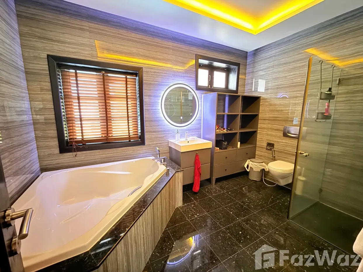 picture Rare 5-Bedroom Villa Near Hua Hin Town with Mountain Views - 36/44