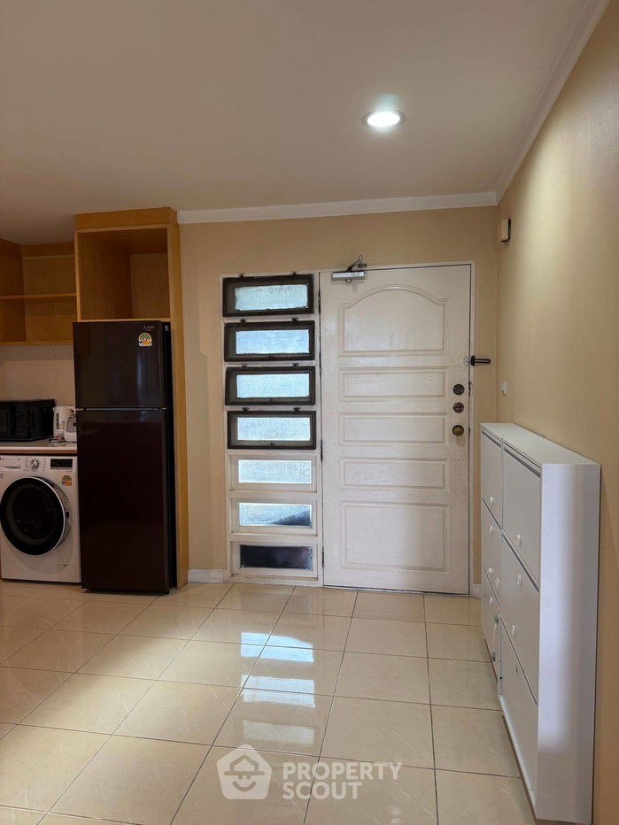 picture 2-BR Condo at Supalai Place Sukhumvit 39 near BTS Phrom Phong (ID 2252057) - 11/19