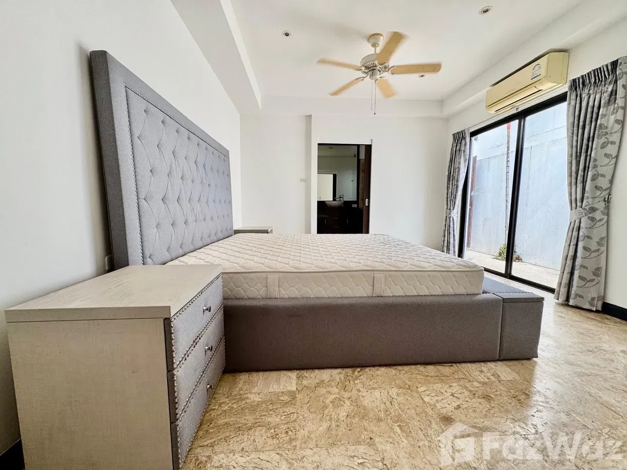 picture 3 Bedroom Villa for sale at Loch Palm Golf Club - 19/34