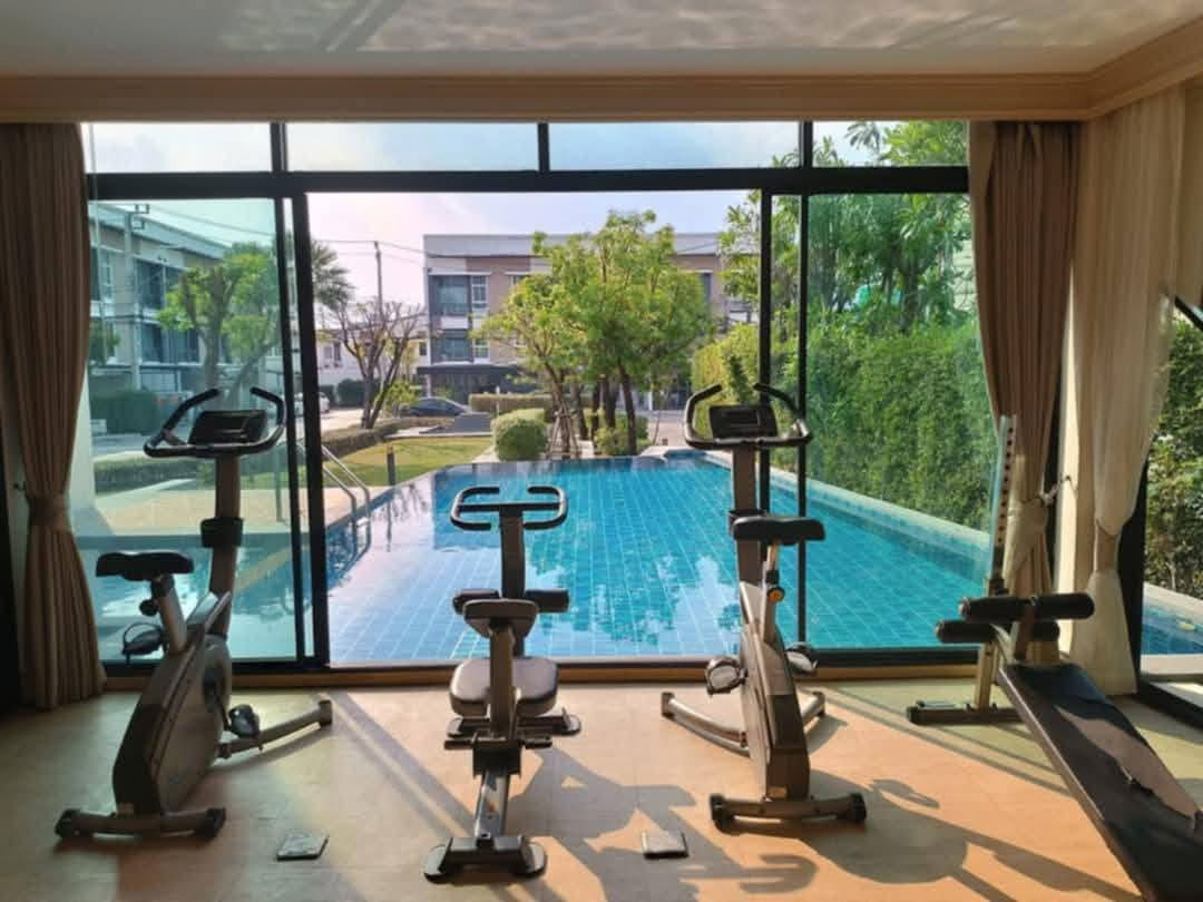 picture Baan Klang Muang Chokchai 4, price 30,900 baht/month. Interested parties, please contact 089-4282491, 084-6283752, or add us on Line @rghome4u - 20/20