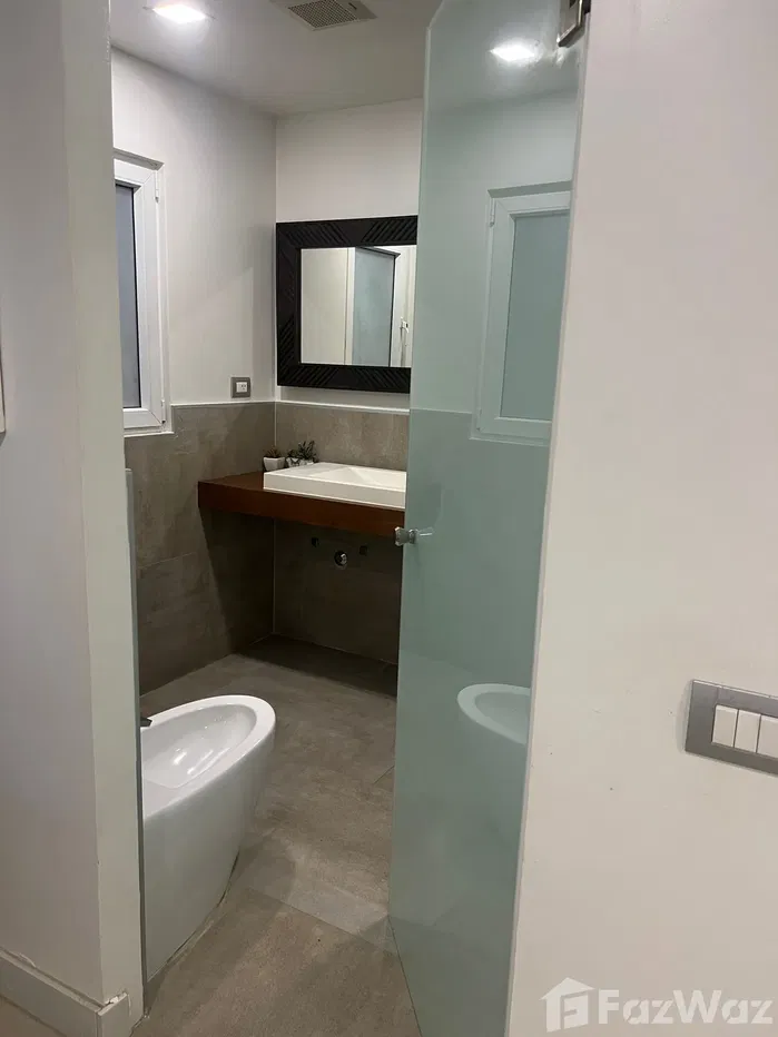 picture Large 2 Bedroom Condo for sale - 16/21