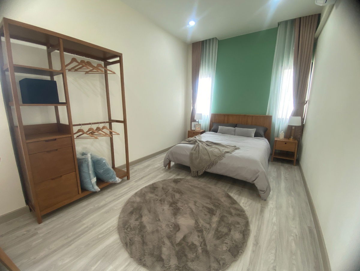 picture  Large single-storey detached house for sale - 11/20