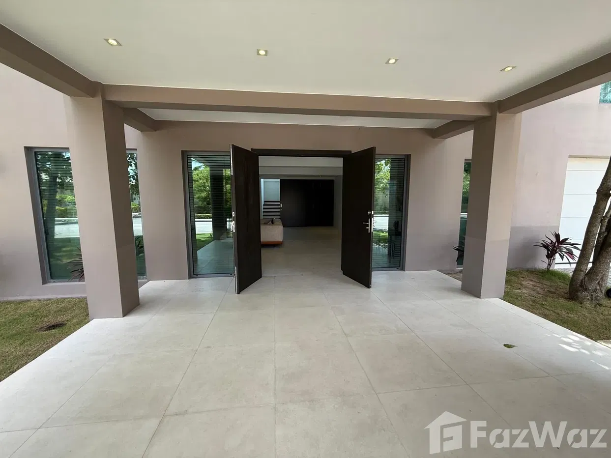 picture Exceptional 4-Storey Villa at Black Mountain Golf Resort - 53/83