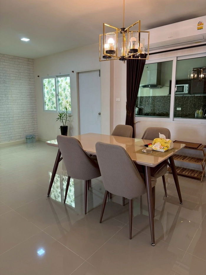รูป 🏡 ให้เช่าทาวน์โฮม 2 ชั้น รสา แกรนวิลล์ พหลโยธิน 73  มี 3 ห้องนอน 3 ห้องน้ำ  เฟอร์นิเจอร์ครบ พร้อมครัวไทย #เลี้ยงสัตว์ได้ #ตรงข้ามตลาดเซฟวัน  - รูปที่ 3/11