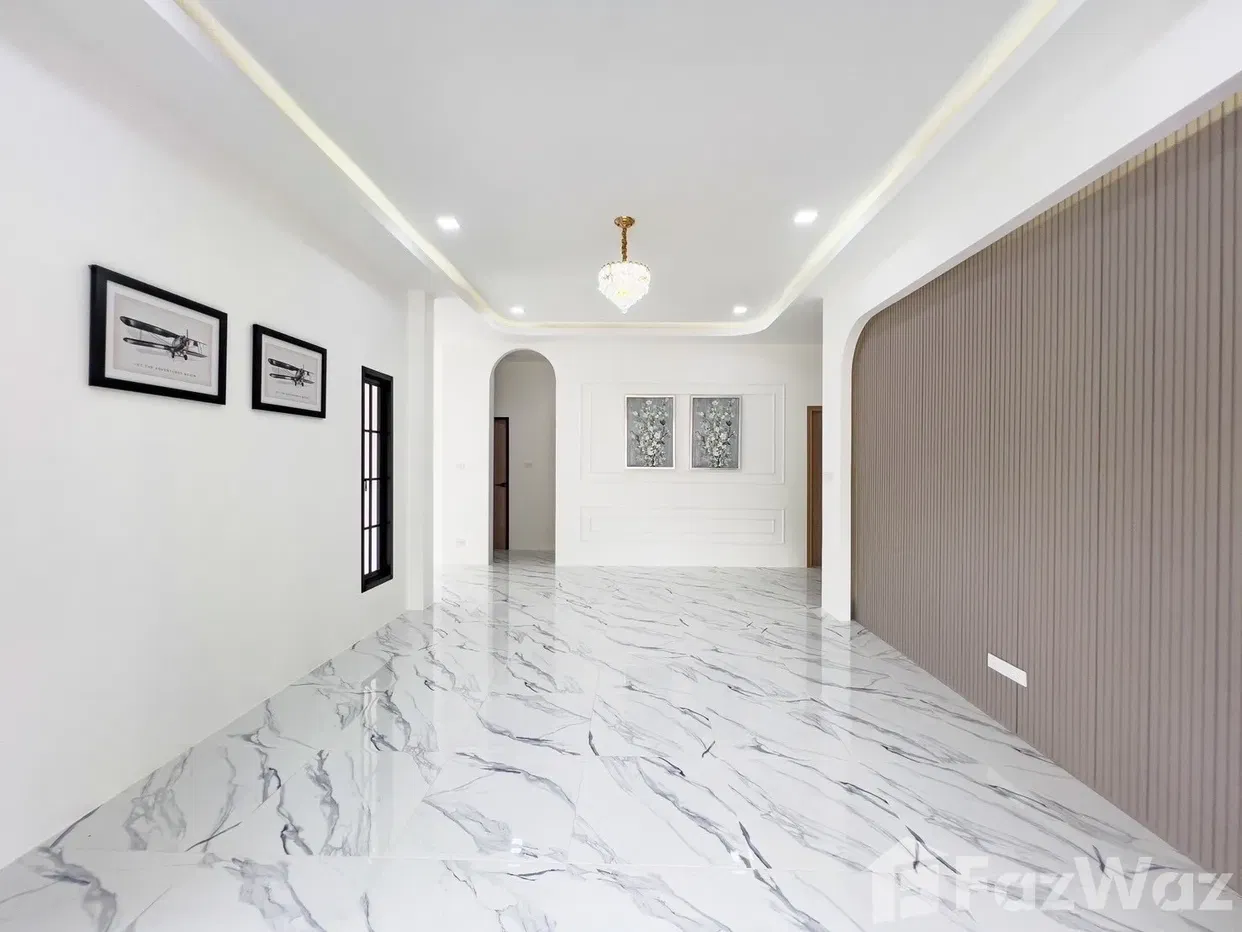 picture Detached 3-Bedroom Renovated Corner Unit in Neramit 3 - 4/16