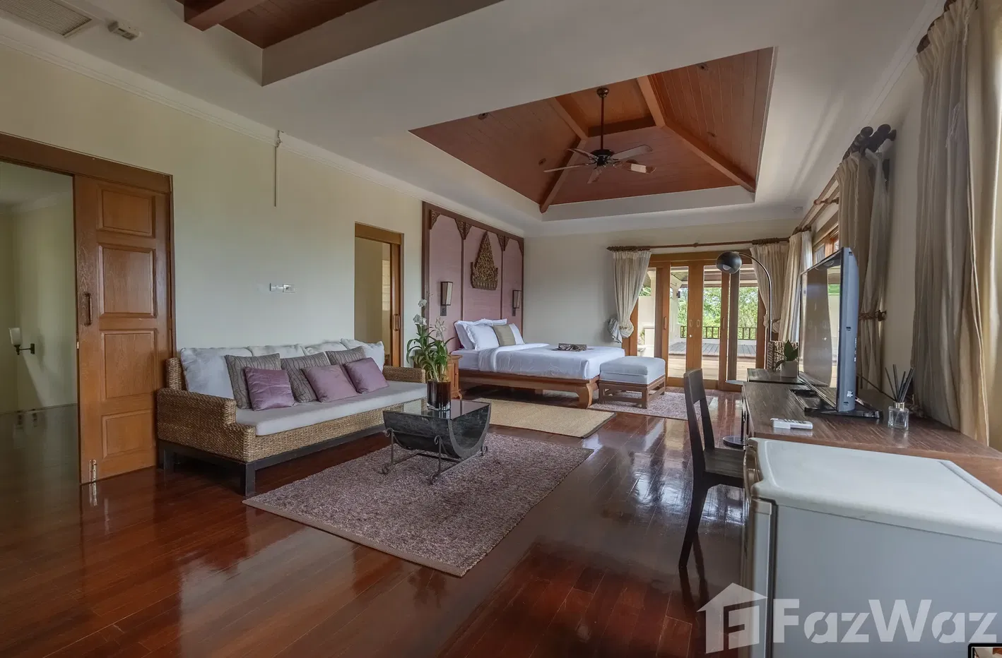 picture 5 Bedroom villa at Lakewood - 7/26