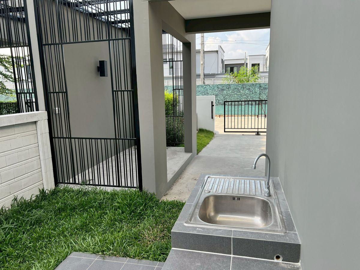 picture House for rent 🔥 Perfect Place Ramindra - Wongwaen 🔥 3 bedrooms, 2 bathrooms, fully furnished and equipped with appliances. - 3/21