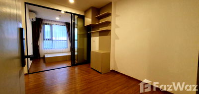 คอนโด ถนนร่มเกล้า : Premium Facilities "Sunset and City view 360 degree, Fl.27"