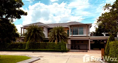 Houses for sale วิทยาลัยเทคนิคมีนบุรี : Modern Corner Plot Pool Villa in Perfect Masterpiece Century
