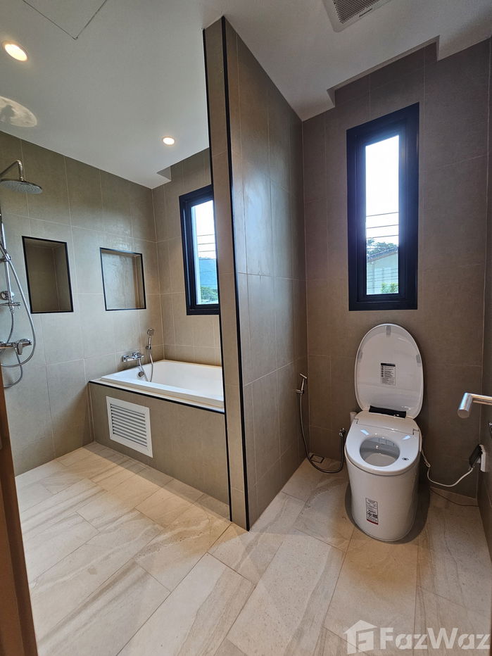 picture 4 Bedroom Villa for Rental at Nimman Village 1945046 - 18/19