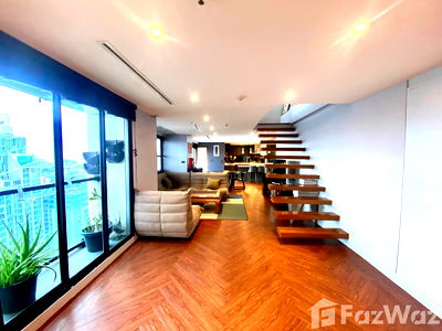 Condos for sale : Penthouse Duplex 2 Bedroom + 1 office for sale or rent