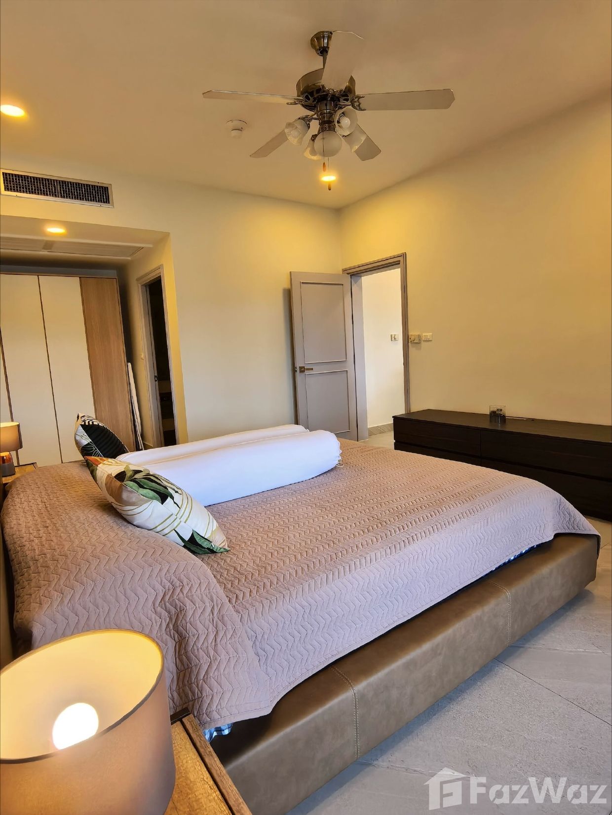 Newly Renovated Two Bedroom Apartment For Long Term Rent 1962170 - image 4