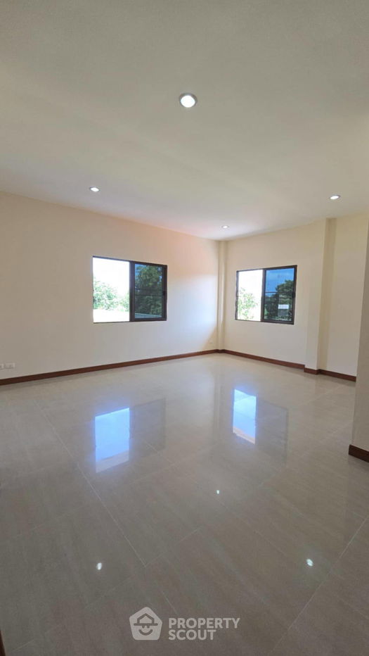 รูป วิลล่า 5-ห้องนอน ใกล้ อ่างเก็บน้ำมาบประชัน (ID 2250791) - รูปที่ 13/20
