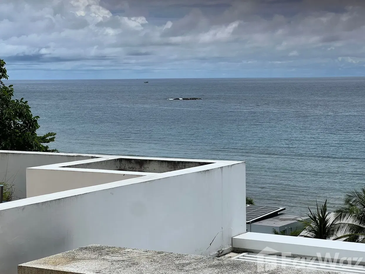 picture Stunning 2 Bed + Study Seaview Freehold Condo - 8/24