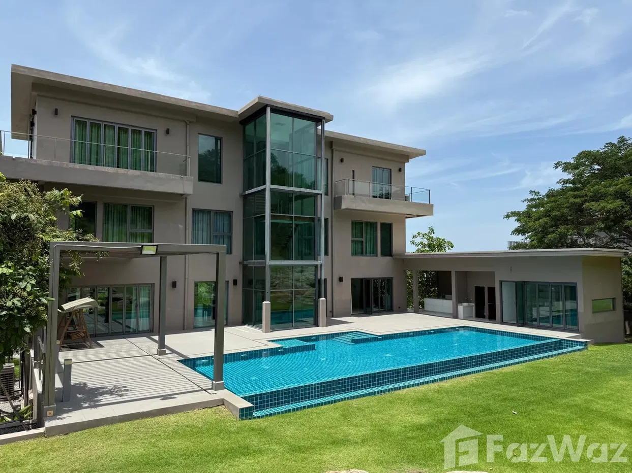 picture Exceptional 4-Storey Villa at Black Mountain Golf Resort - 1/83