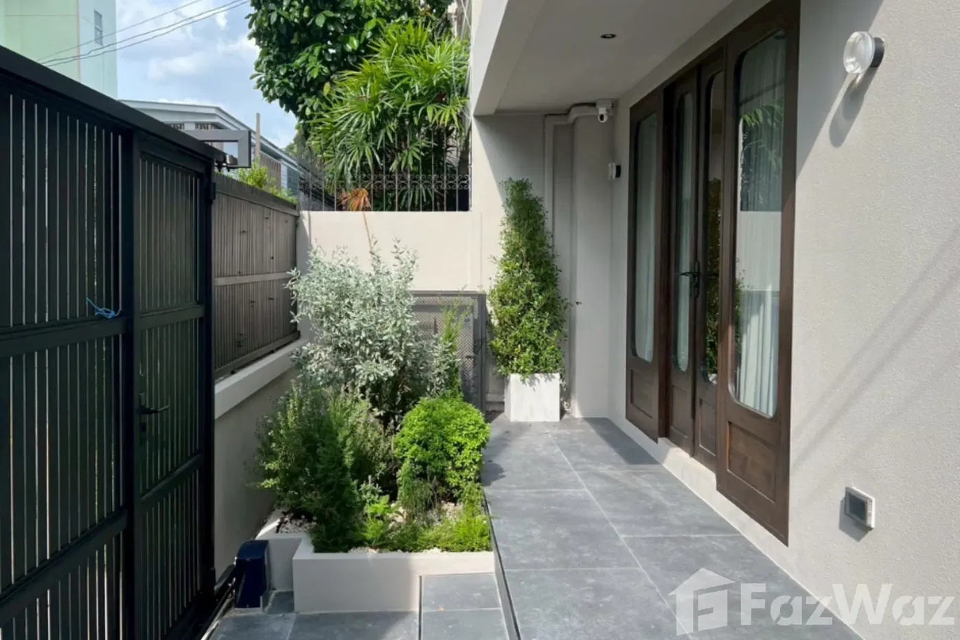 picture 4 Bedroom Townhouse for sale in Phra Khanong Nuea, Bangkok - 4/31