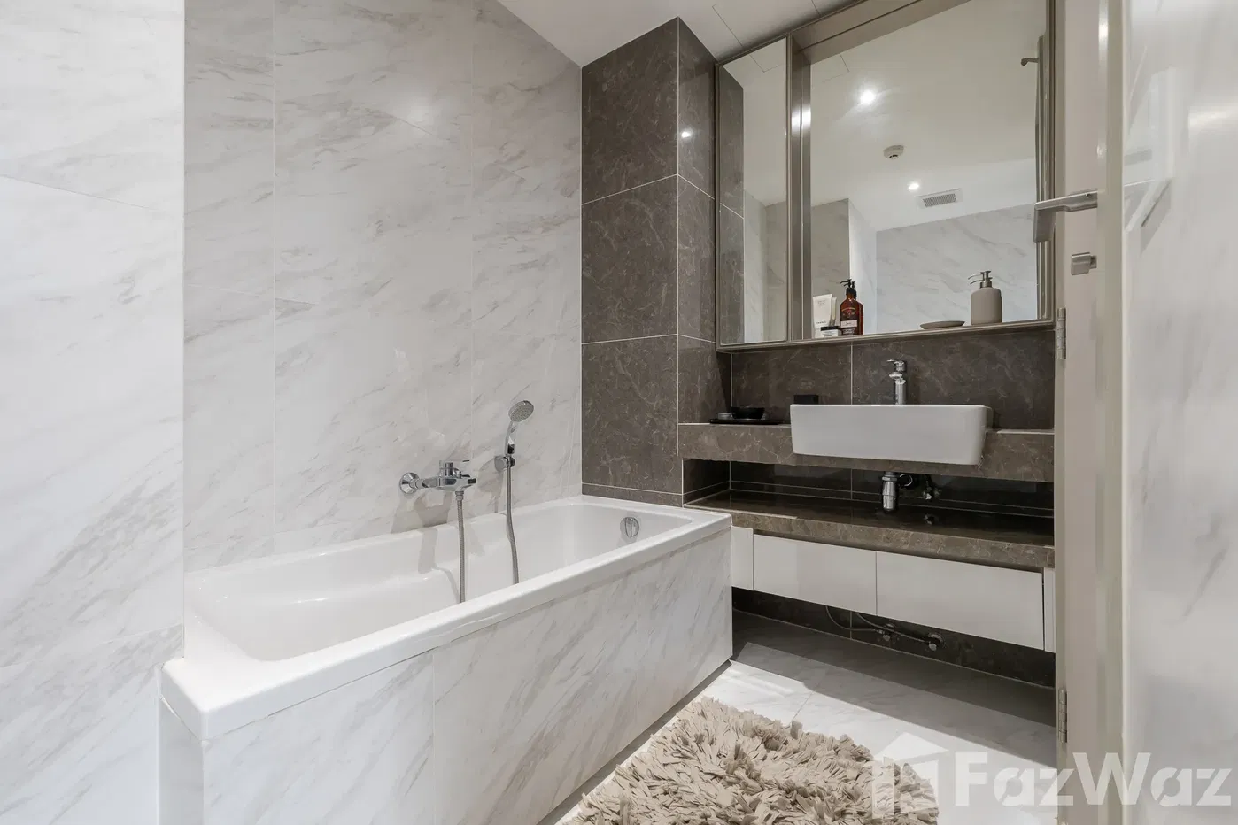 picture Bright 2 bd, 2 bathroom apartment close to metro. - 19/33
