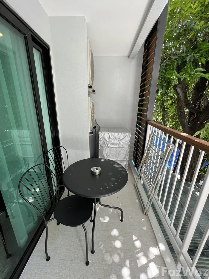 picture The 1-bedroom apartment with pool view is on the 2nd floor - 4/10