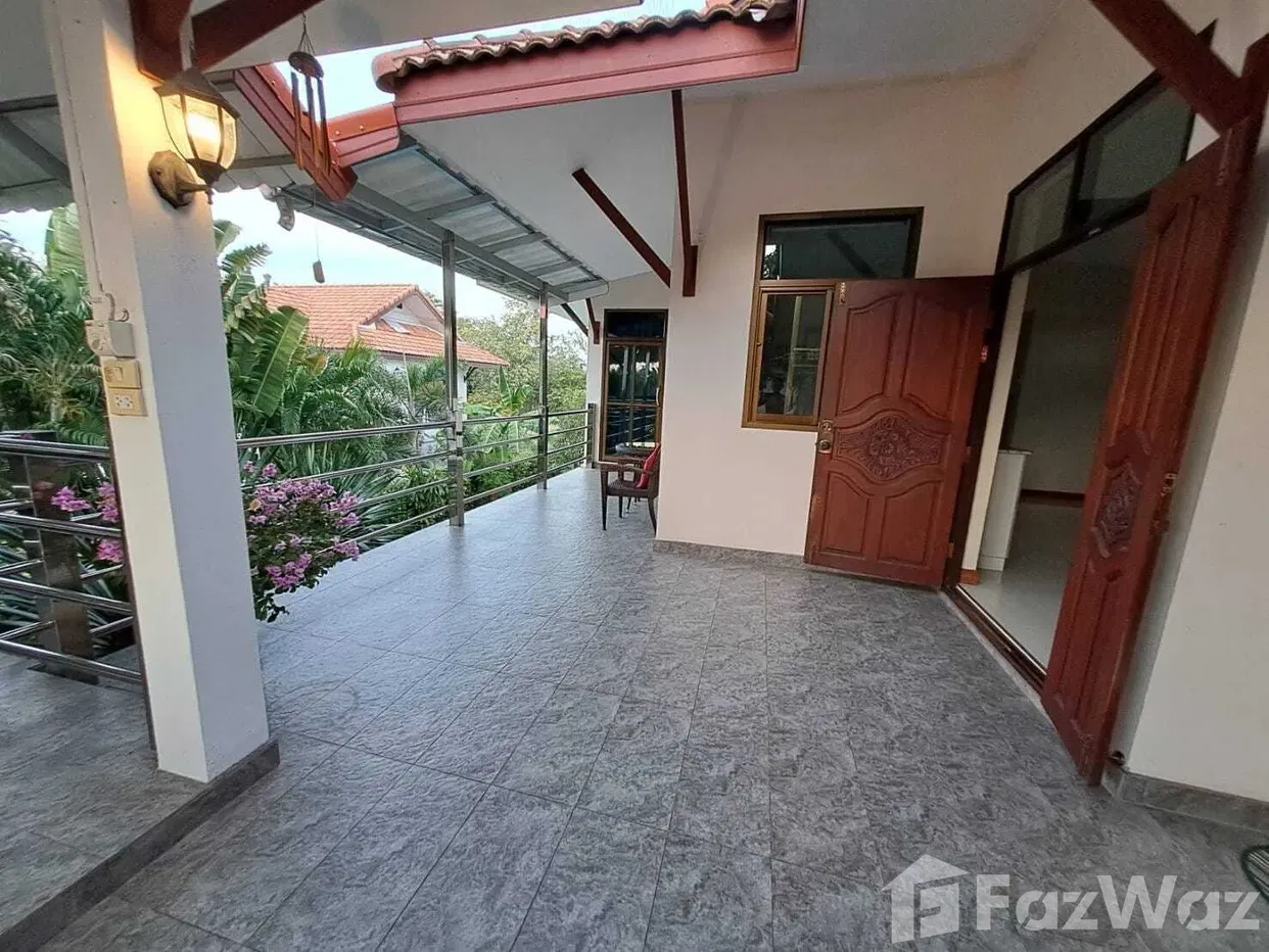 picture reduced! 4 Bedroom Villa at Royal Garden - 14/47