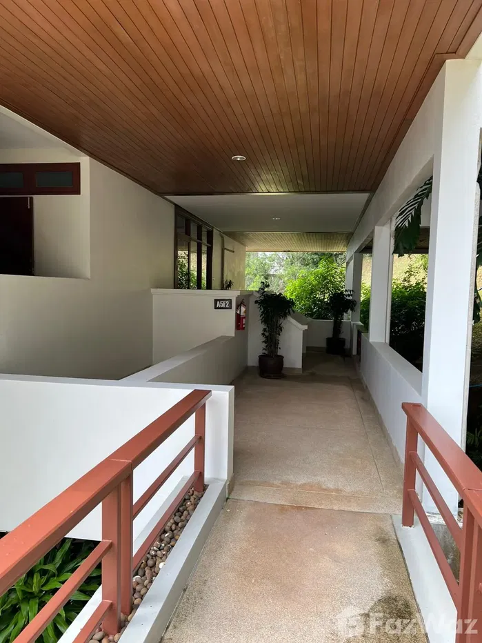 picture Golf-View 3 Bedroom Freehold Condo - 5/47