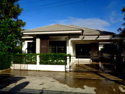 Houses for sale Chalermkarnchana Rayong College : FOR SALE  HOUSE PROPERTY  2083000 BAHT.