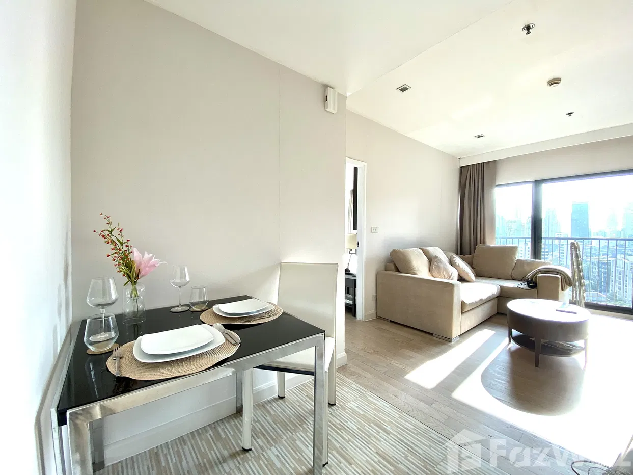 picture Stunning corner 1-bed, connected to BTS Thonglor - 2/10