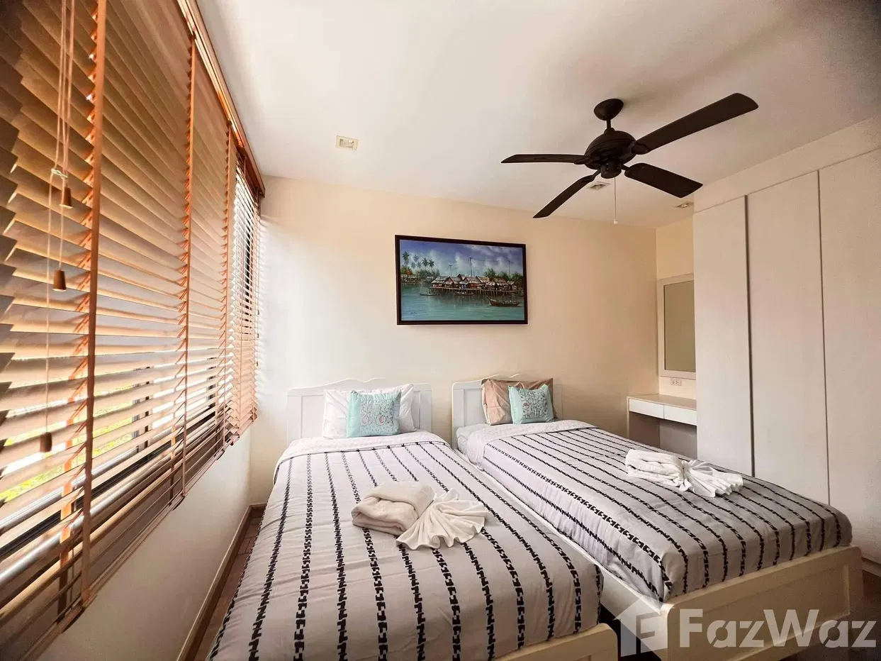 picture 3 bedroom townhouse located in Laguna area. - 16/23