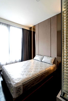 Condos for rent BTS Ekkamai : Forrent Park Original Thonglor Condominiums 