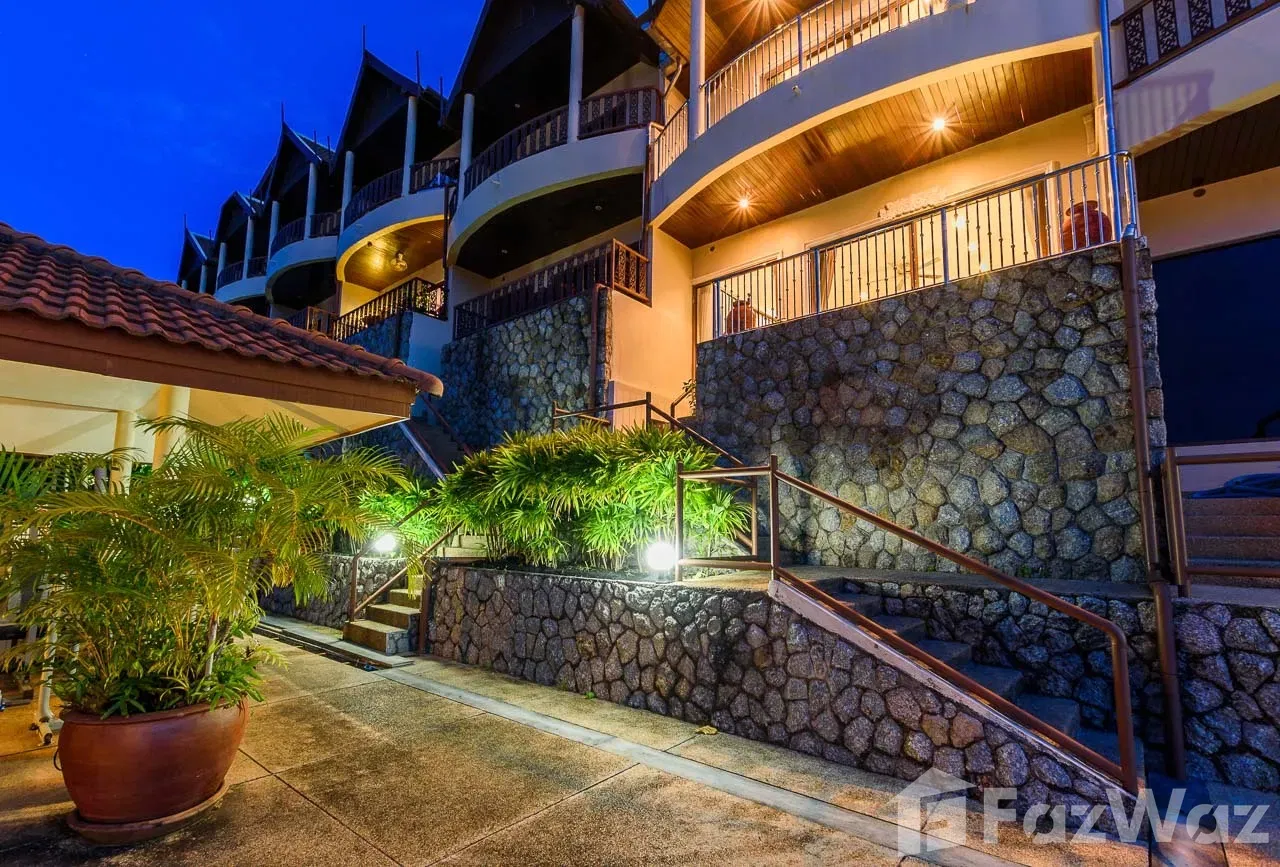 picture Stunning seaview townhouse with shared pool and garden. - 3/30