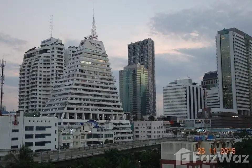 picture Diamond Tower is an iconic landmark of area Silom - 12/12