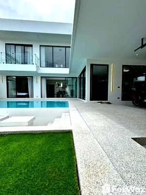 Houses for sale Ra Wai Beach Phuket : 4 Bedroom Villa for sale in Rawai, Phuket