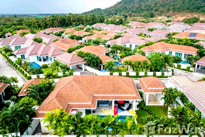 Houses for sale Thap Tai, Prachuap Khiri Khan : Luxury Pool Villa in Hua Hin at Woodlands Residences (HV146)