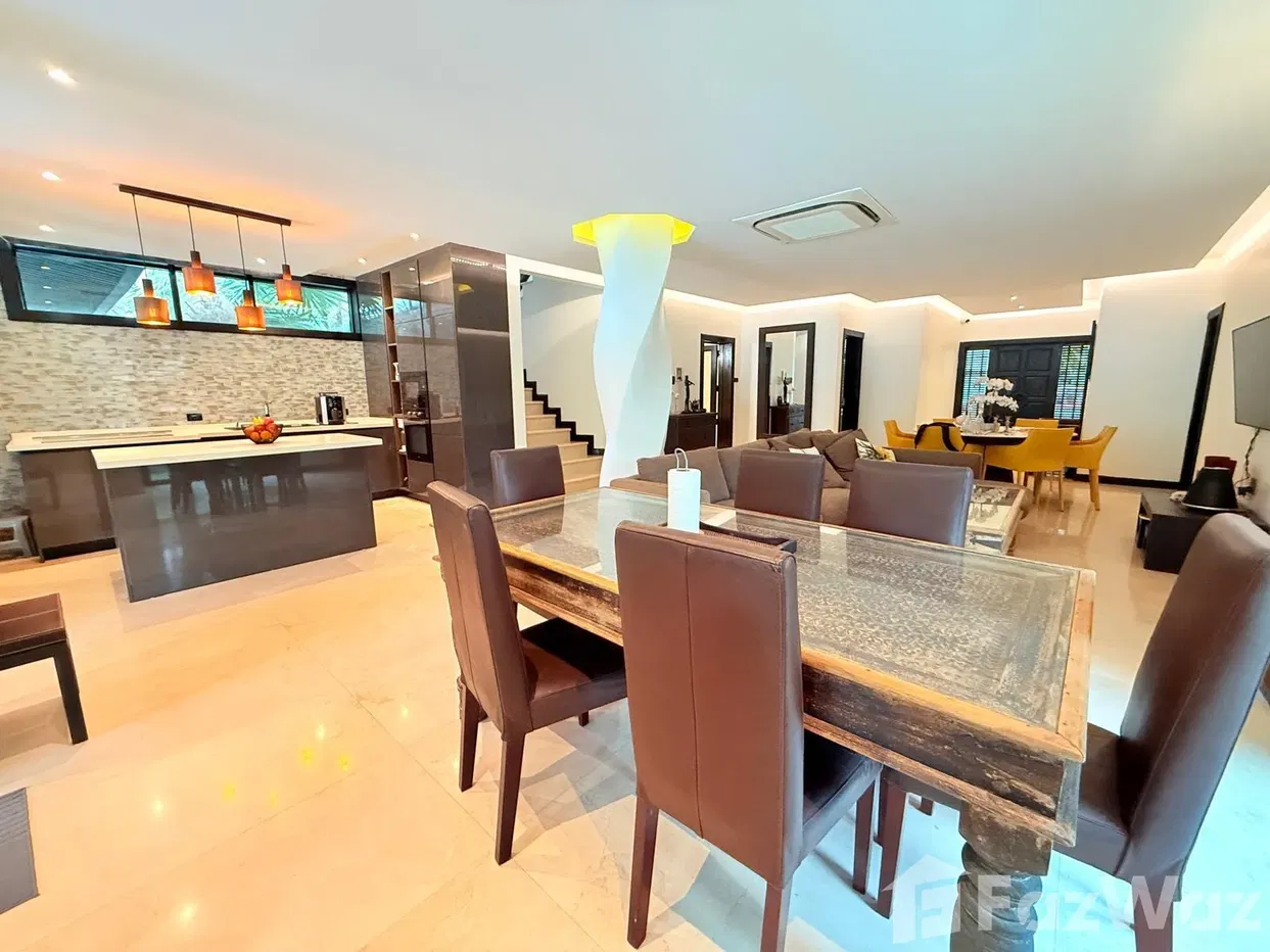 picture Rare 5-Bedroom Villa Near Hua Hin Town with Mountain Views - 13/44