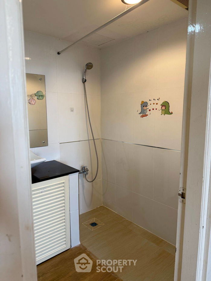 picture 2-BR Condo at Supalai Place Sukhumvit 39 near BTS Phrom Phong (ID 2252057) - 15/19