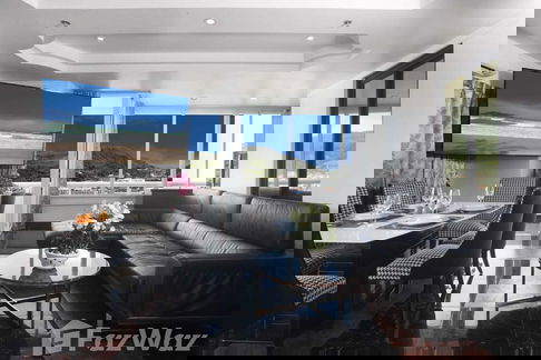 2 Bedroom Condo for sale at Patong Tower