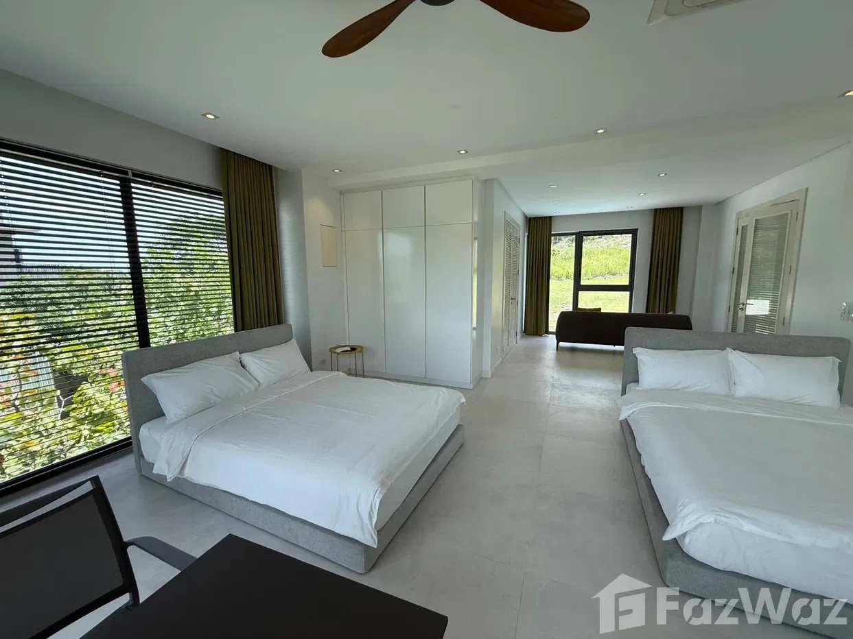 picture Exceptional 4-Storey Villa at Black Mountain Golf Resort - 23/83
