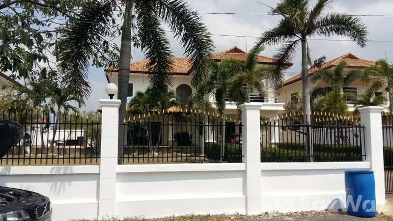 picture 4 Bedroom Villa for sale at Lakeside Court - 8/48