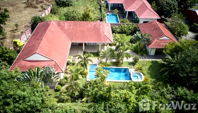 เช่าบ้านเดี่ยว ชลบุรี : วิลล่าให้เช่า 5 ห้องนอน ในโครงการ ซันแดนซ์ วิลล่าส์ 892846