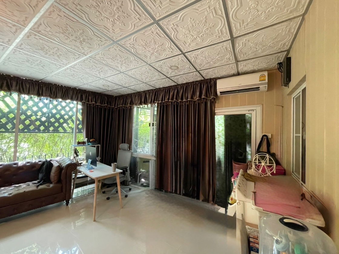 รูป 🏡 บ้านสวยทำเลดี 5 นอน ใกล้ Westgate พร้อมเข้าอยู่!  💸 เปิดราคาพิเศษเพียง 4.99 ล้านบาท จากราคาเดิม 5.89! - รูปที่ 7/18