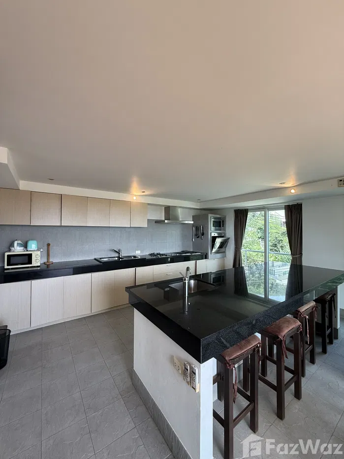 picture Spacious 3 bedroom apartment with seaview - 4/16