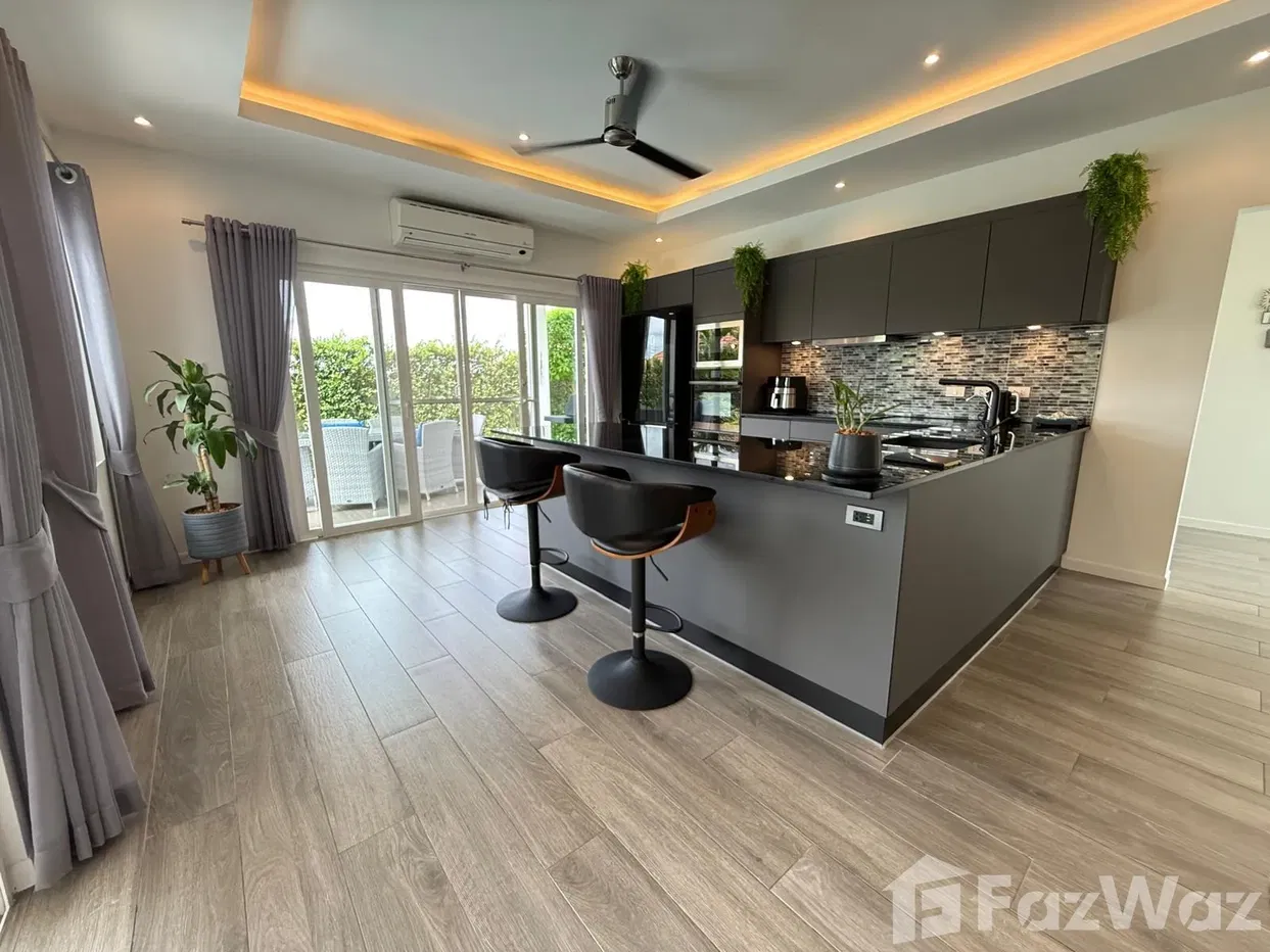picture Spacious 3 bed 2 bath Home with Scenic Views and Privacy - 21/50
