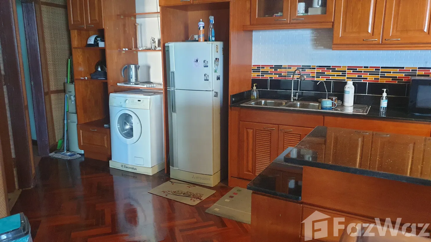 picture Spacious beachfront condo for sale - 6/12