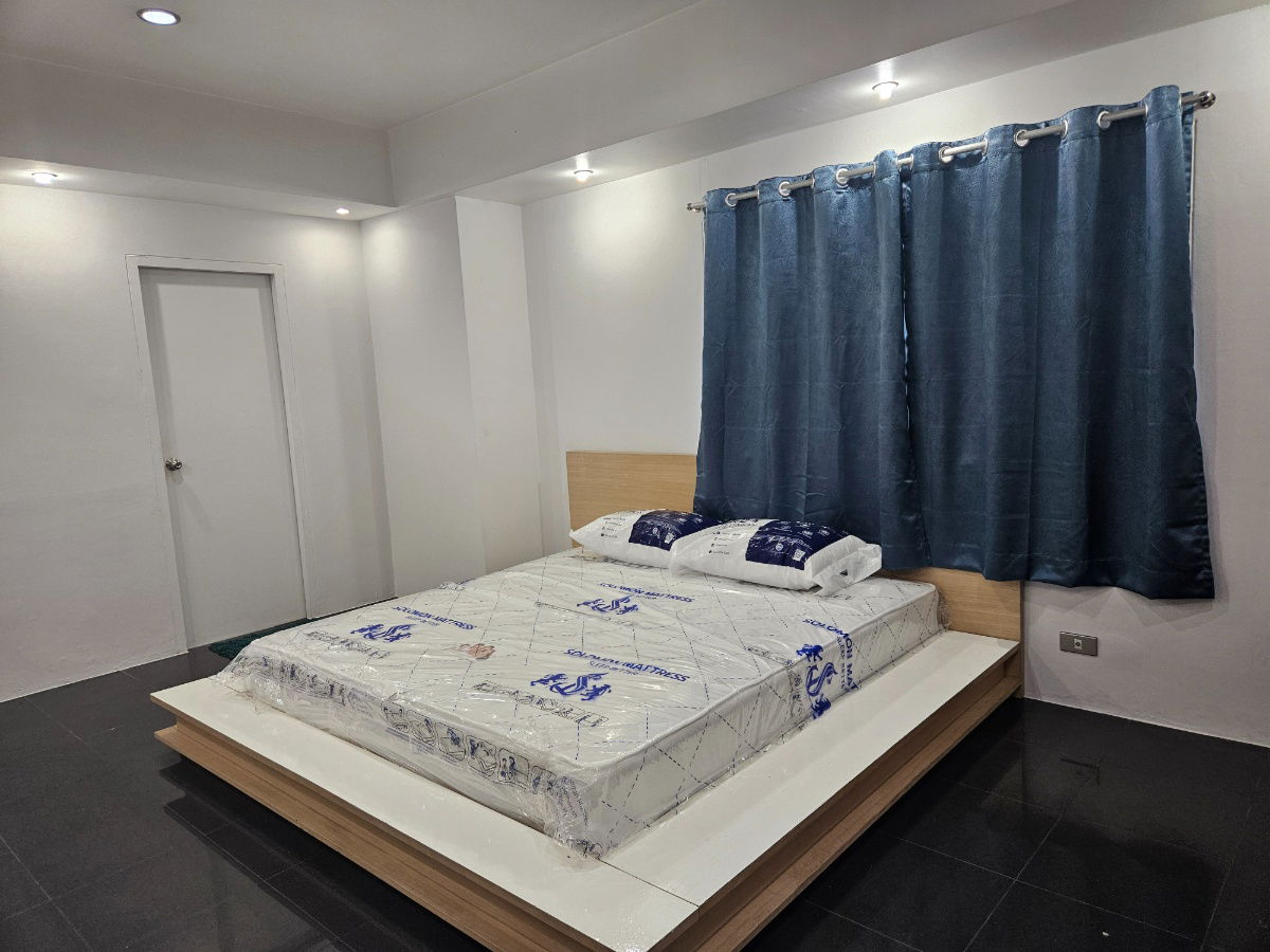 รูป ห้องมุม รีโนเวท เฟอร์ใหม่ ใกล้ BTS สะพานตากสิน - รูปที่ 6/12