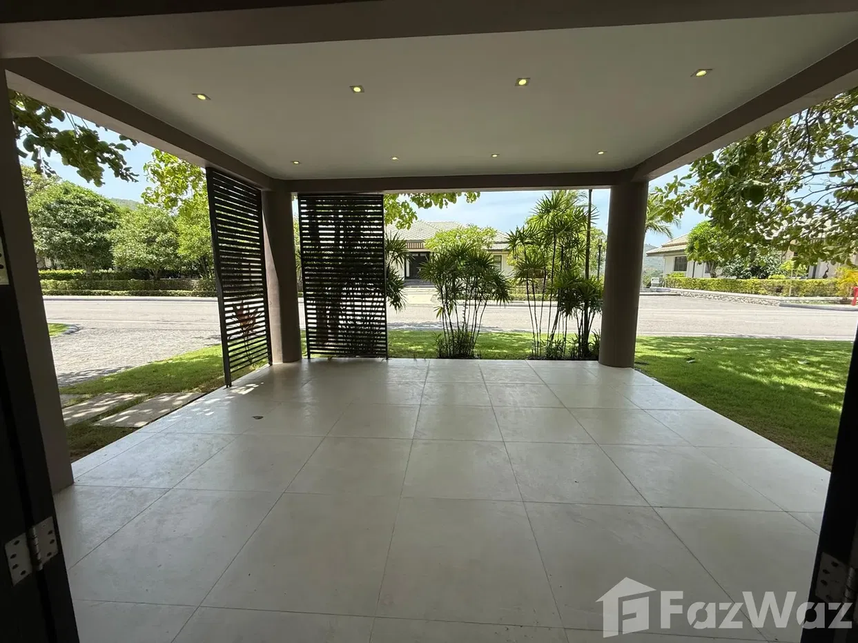 picture Exceptional 4-Storey Villa at Black Mountain Golf Resort - 57/83