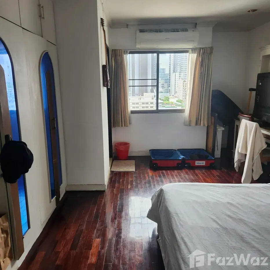 picture Spacious 3-Bedroom Condo at Regent on the Park 1 - 9/21